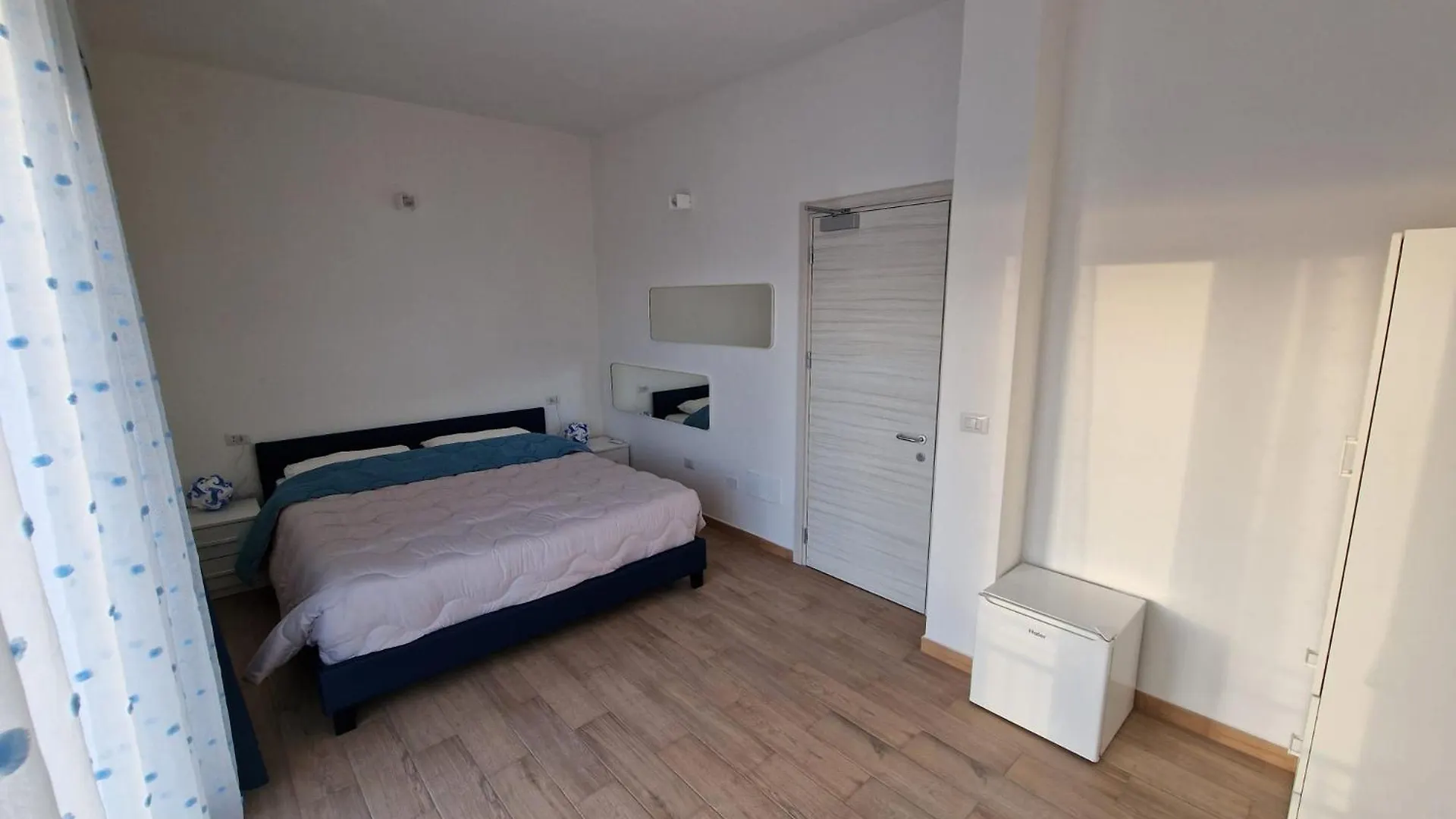 Konukevi Stramontel Otel Cagliari İtalya