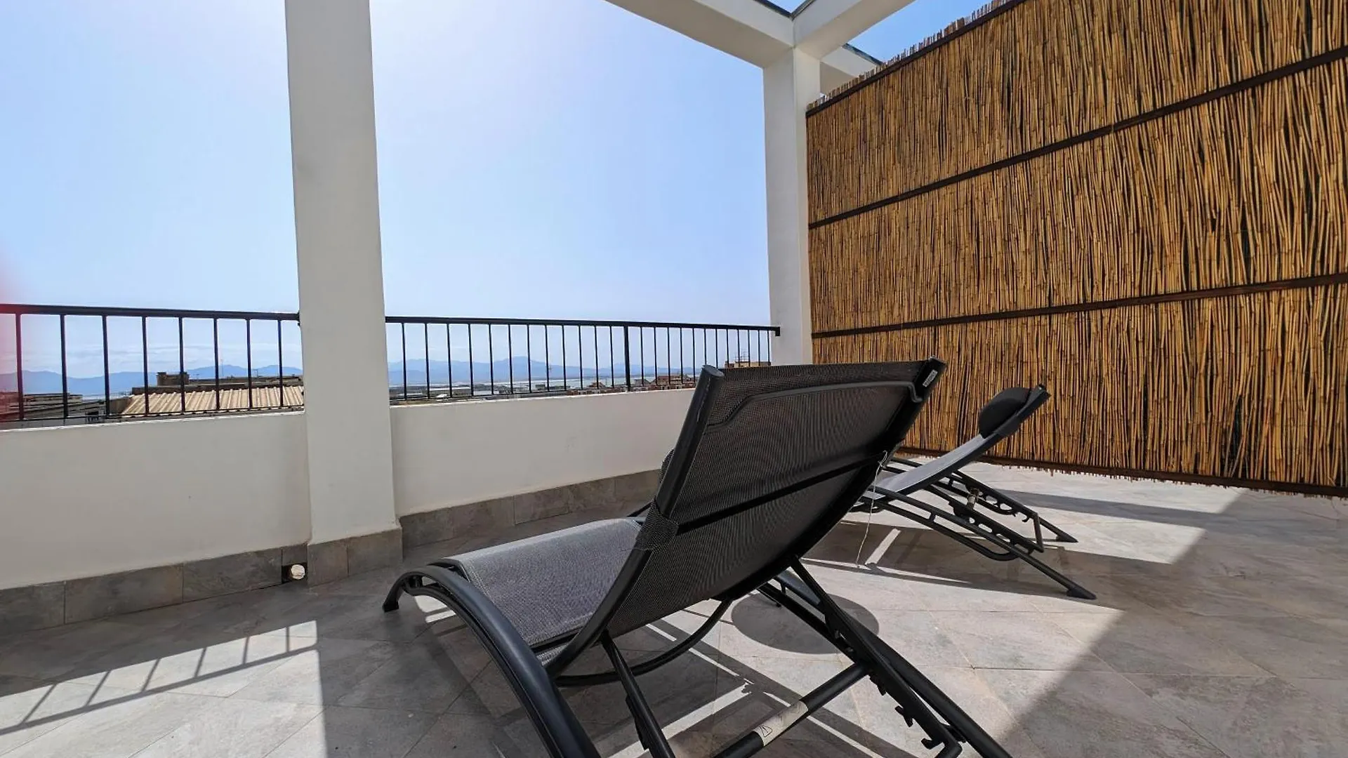 Konukevi Stramontel Otel Cagliari